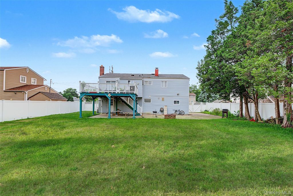 1604 Church Street, Holbrook, NY 11741 — photo 5