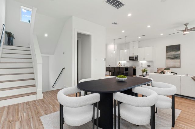 4702 Thornton Views Rd, Houston, TX 77018