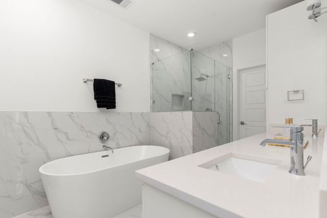 4702 Thornton Views Rd, Houston, TX 77018