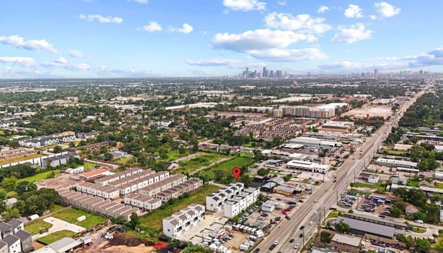 4702 Thornton Views Rd, Houston, TX 77018