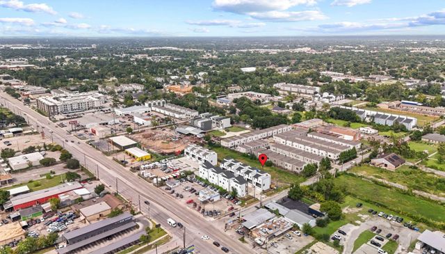 4702 Thornton Views Rd, Houston, TX 77018