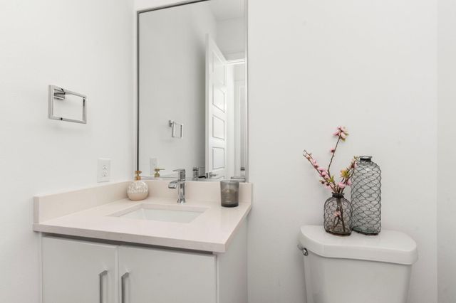 4702 Thornton Views Rd, Houston, TX 77018