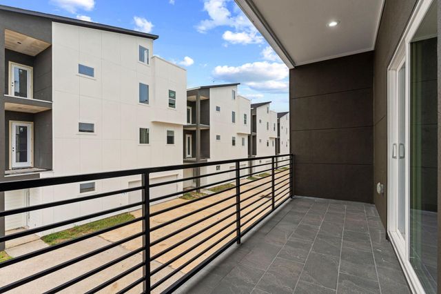 4702 Thornton Views Rd, Houston, TX 77018