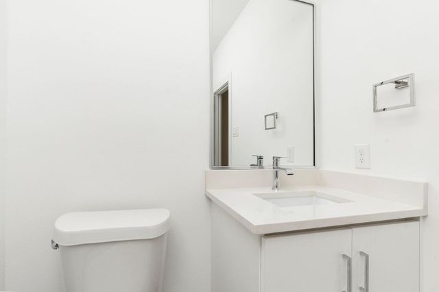 4702 Thornton Views Rd, Houston, TX 77018