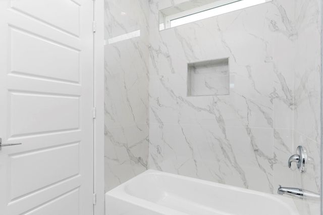 4702 Thornton Views Rd, Houston, TX 77018