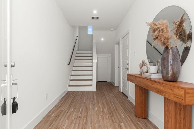 4702 Thornton Views Rd, Houston, TX 77018