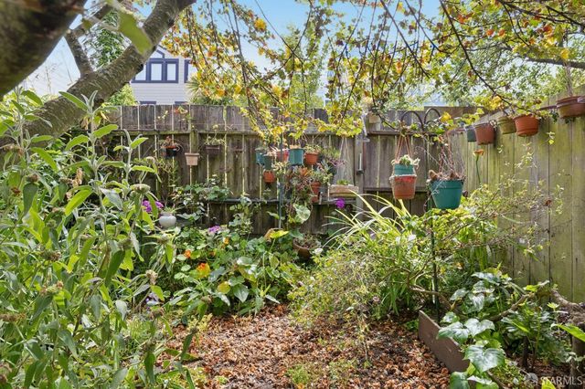 8231 Geary Boulevard, San Francisco, CA 94121
