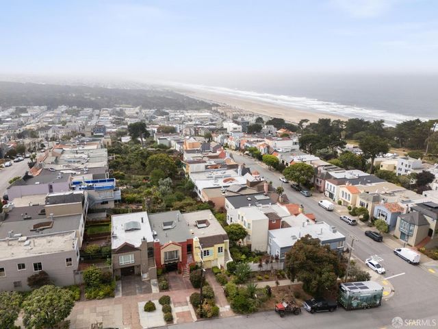 8231 Geary Boulevard, San Francisco, CA 94121
