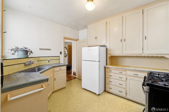8231 Geary Boulevard, San Francisco, CA 94121