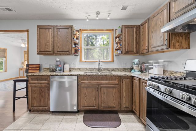 1549 Trace Creek Rd, Mc Ewen, TN 37101