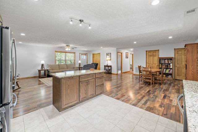 1549 Trace Creek Rd, Mc Ewen, TN 37101