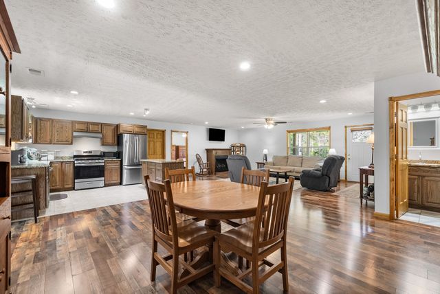 1549 Trace Creek Rd, Mc Ewen, TN 37101