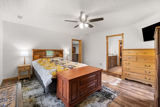 1549 Trace Creek Rd, Mc Ewen, TN 37101