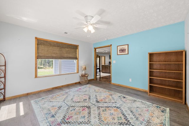 1549 Trace Creek Rd, Mc Ewen, TN 37101