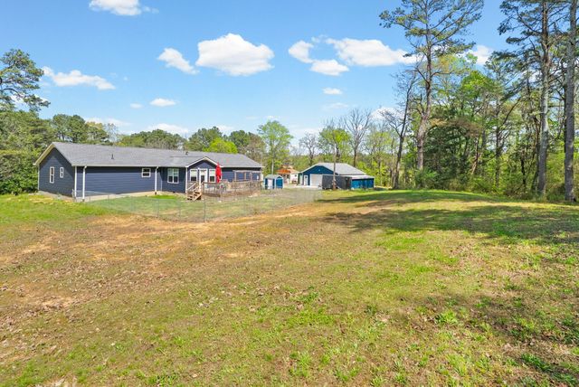 1549 Trace Creek Rd, Mc Ewen, TN 37101