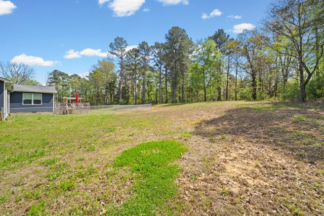1549 Trace Creek Rd, Mc Ewen, TN 37101