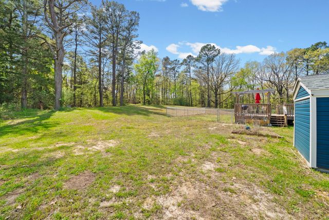 1549 Trace Creek Rd, Mc Ewen, TN 37101