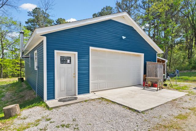 1549 Trace Creek Rd, Mc Ewen, TN 37101