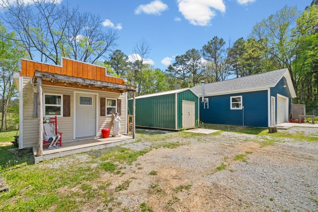1549 Trace Creek Rd, Mc Ewen, TN 37101