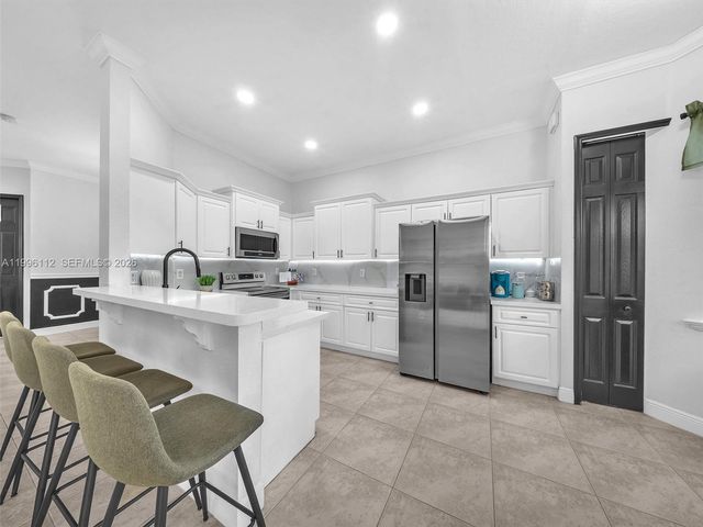 20673 NE 10th Path, Miami, FL 33179