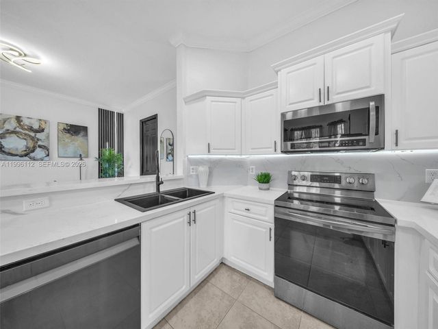 20673 NE 10th Path, Miami, FL 33179