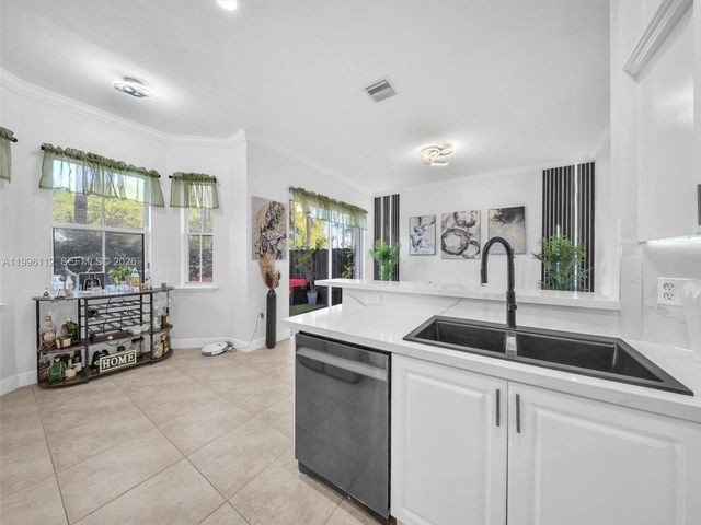 20673 NE 10th Path, Miami, FL 33179