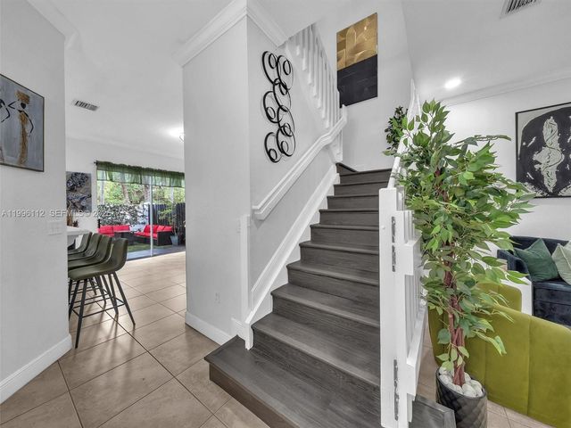 20673 NE 10th Path, Miami, FL 33179