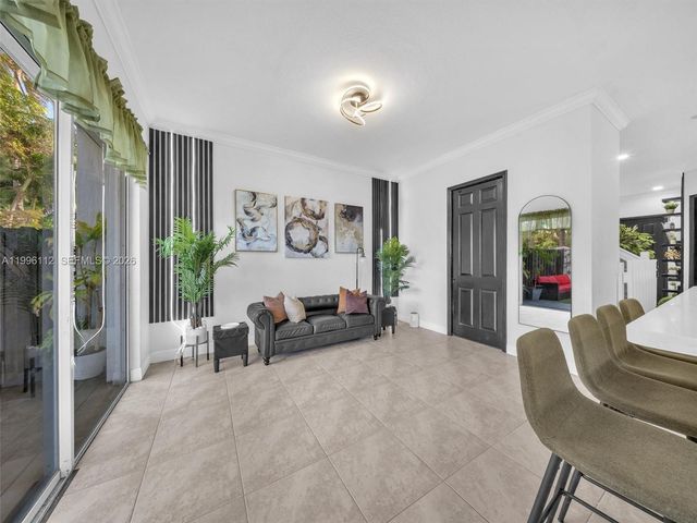 20673 NE 10th Path, Miami, FL 33179