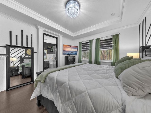 20673 NE 10th Path, Miami, FL 33179