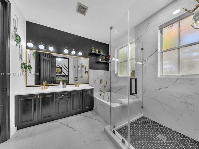 20673 NE 10th Path, Miami, FL 33179