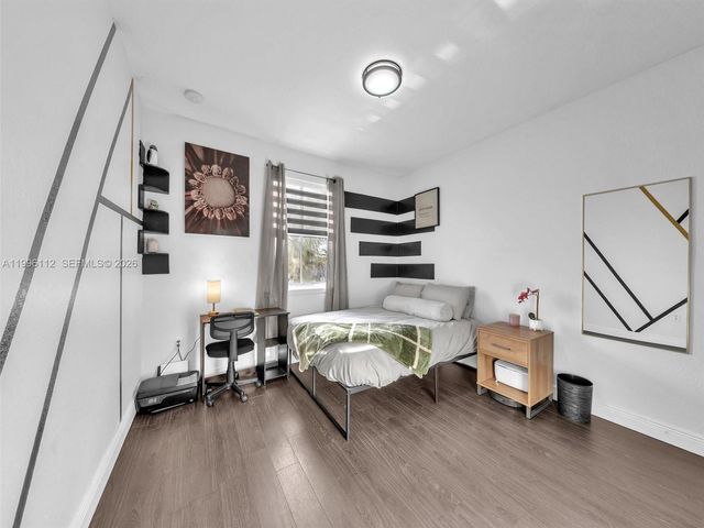 20673 NE 10th Path, Miami, FL 33179