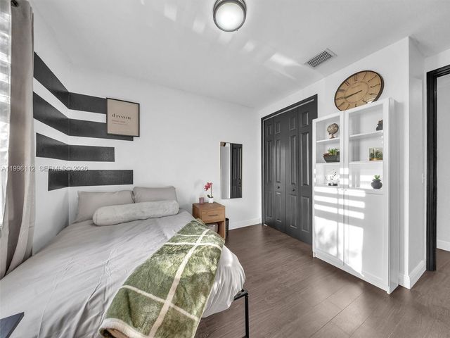 20673 NE 10th Path, Miami, FL 33179