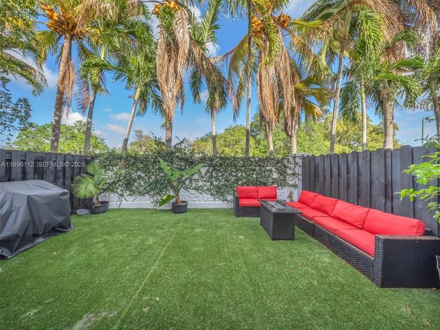 20673 NE 10th Path, Miami, FL 33179