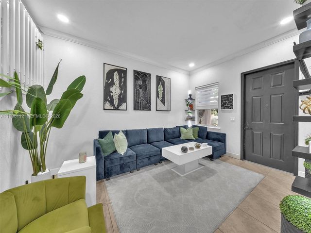 20673 NE 10th Path, Miami, FL 33179