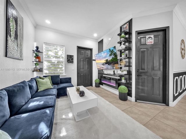 20673 NE 10th Path, Miami, FL 33179