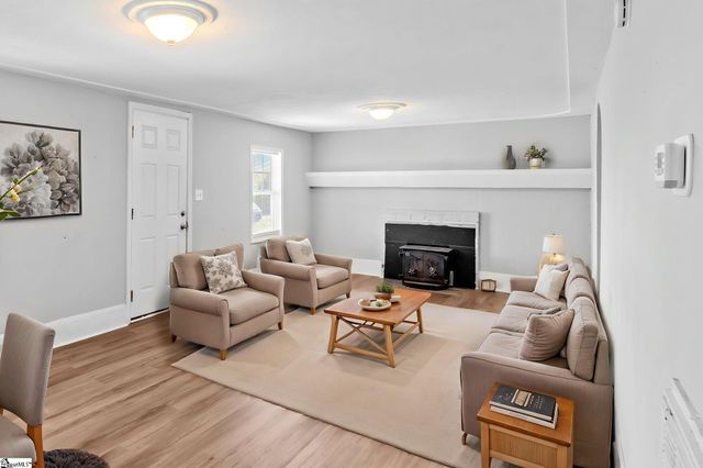 712 Old Grove Road, Piedmont, SC 29673