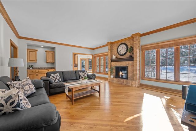 7N224 Whispering Trail, St. Charles, IL 60175