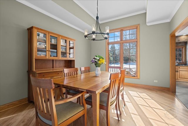 7N224 Whispering Trail, St. Charles, IL 60175