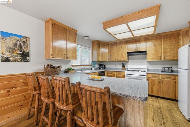 28525 S Stan Ct, Strawberry, CA 95364