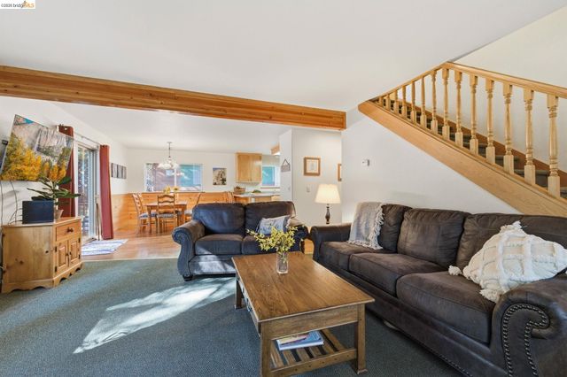 28525 S Stan Ct, Strawberry, CA 95364