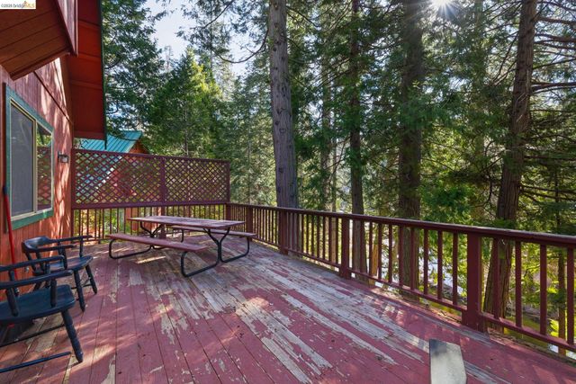 28525 S Stan Ct, Strawberry, CA 95364