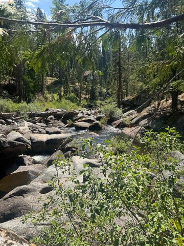 28525 S Stan Ct, Strawberry, CA 95364