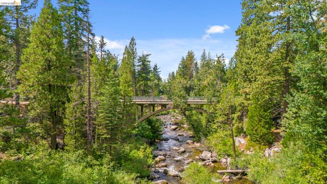 28525 S Stan Ct, Strawberry, CA 95364