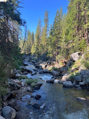 28525 S Stan Ct, Strawberry, CA 95364