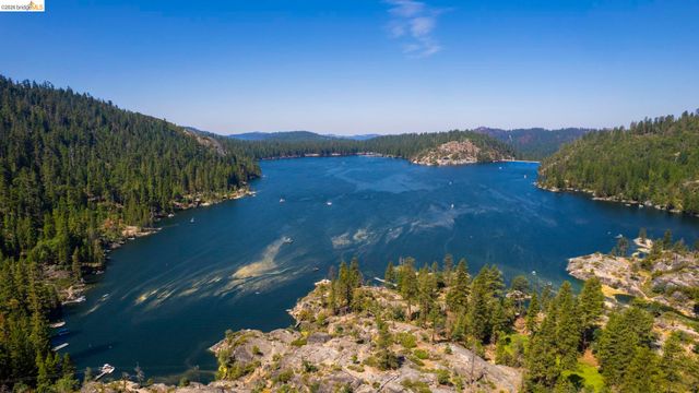 28525 S Stan Ct, Strawberry, CA 95364