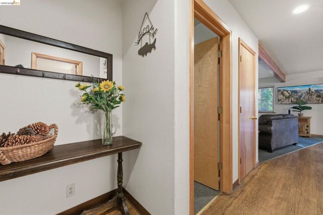 28525 S Stan Ct, Strawberry, CA 95364