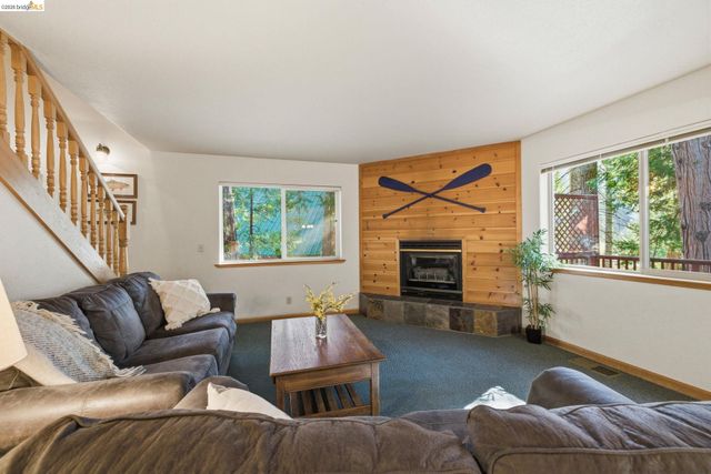 28525 S Stan Ct, Strawberry, CA 95364