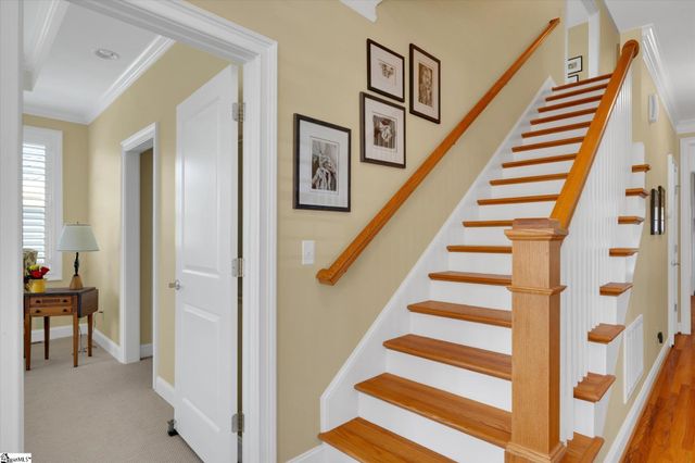 9 Hogarth Street, Greenville, SC 29617