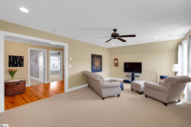 9 Hogarth Street, Greenville, SC 29617