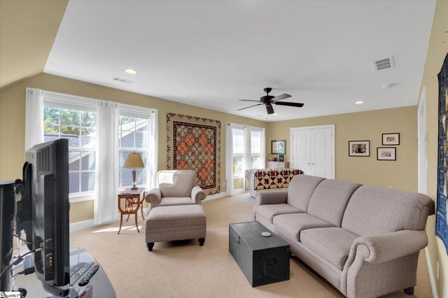9 Hogarth Street, Greenville, SC 29617